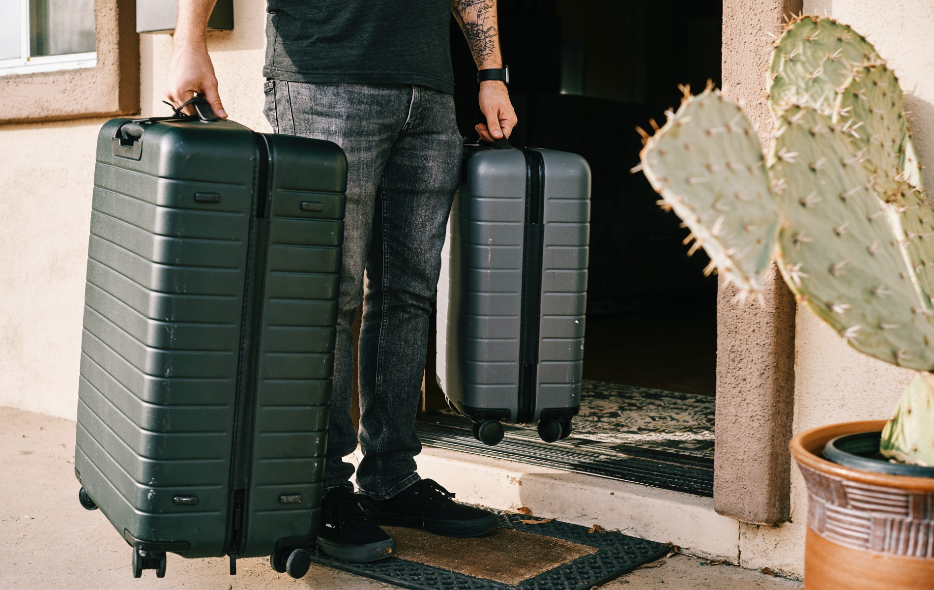 What To Consider When Buying Underseat Luggage Sets | The American List